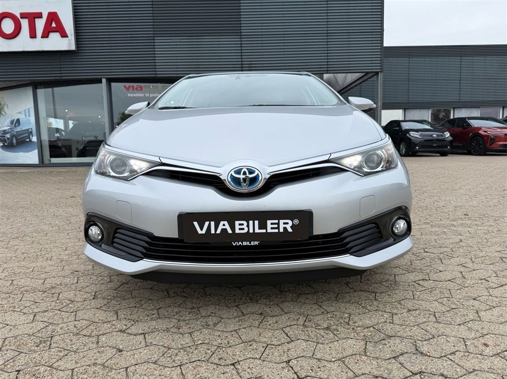 Toyota Auris 1,8 Hybrid H2 Comfort 136HK 5d Aut. - Image 2
