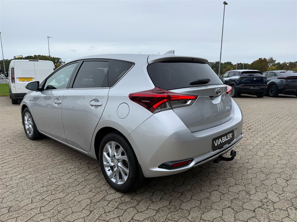 Toyota Auris 1,8 Hybrid H2 Comfort 136HK 5d Aut. - Image 4