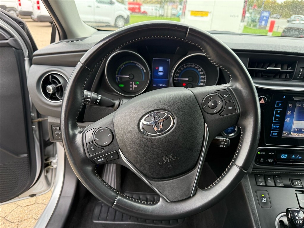 Toyota Auris 1,8 Hybrid H2 Comfort 136HK 5d Aut. - Image 9