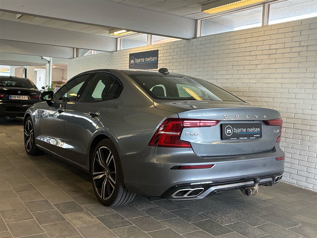 Volvo S60 2,0 T6 Twin Engine Plugin-hybrid R-design 340HK 8g Aut. - Image 2
