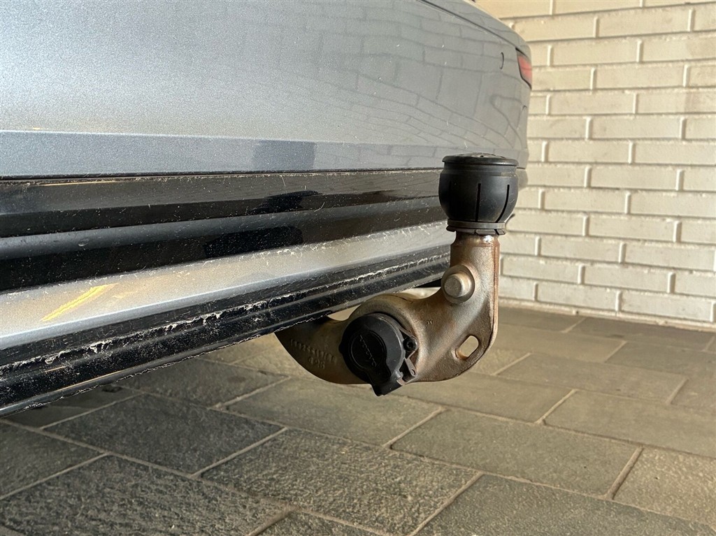 Volvo S60 2,0 T6 Twin Engine Plugin-hybrid R-design 340HK 8g Aut. - Image 3