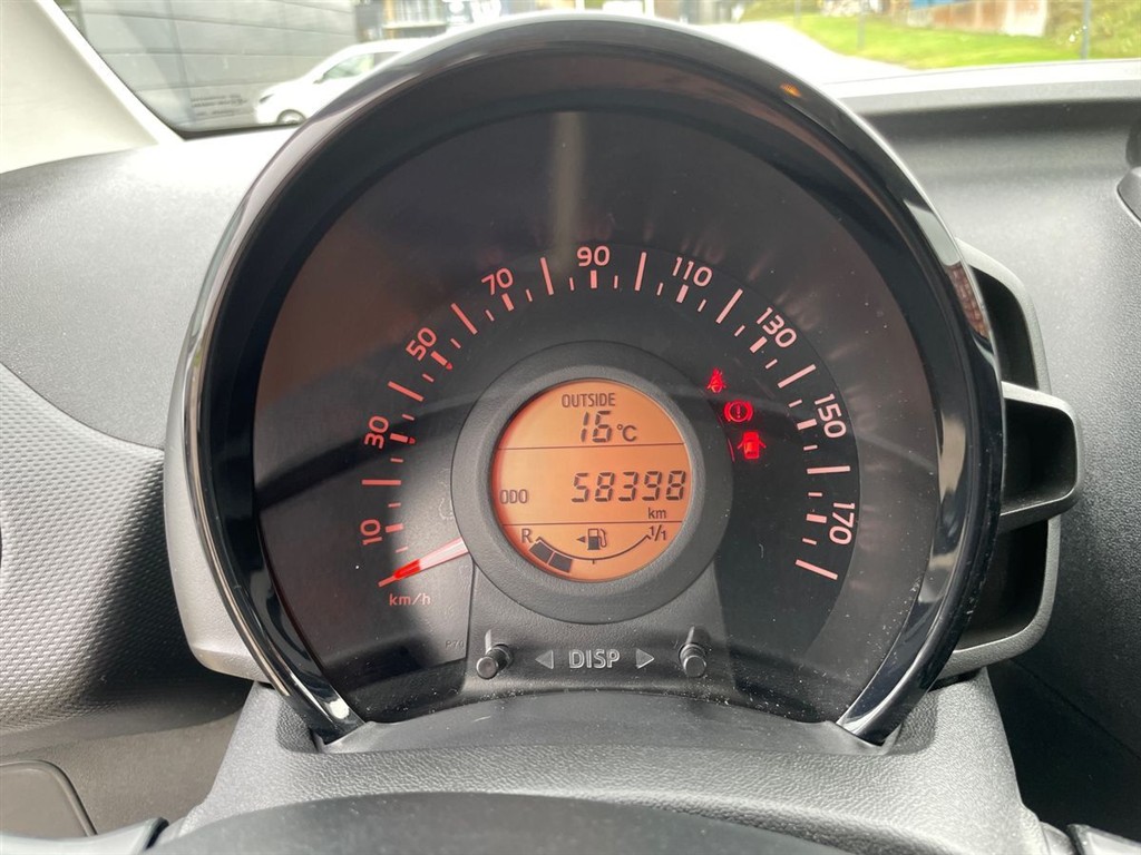 Citroën C1 1,0 VTi Shine 72HK 5d - Image 12