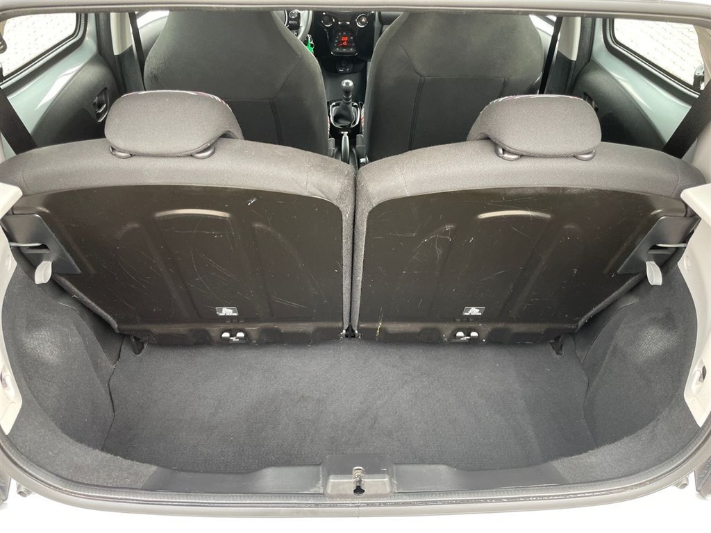 Citroën C1 1,0 VTi Shine 72HK 5d - Image 16