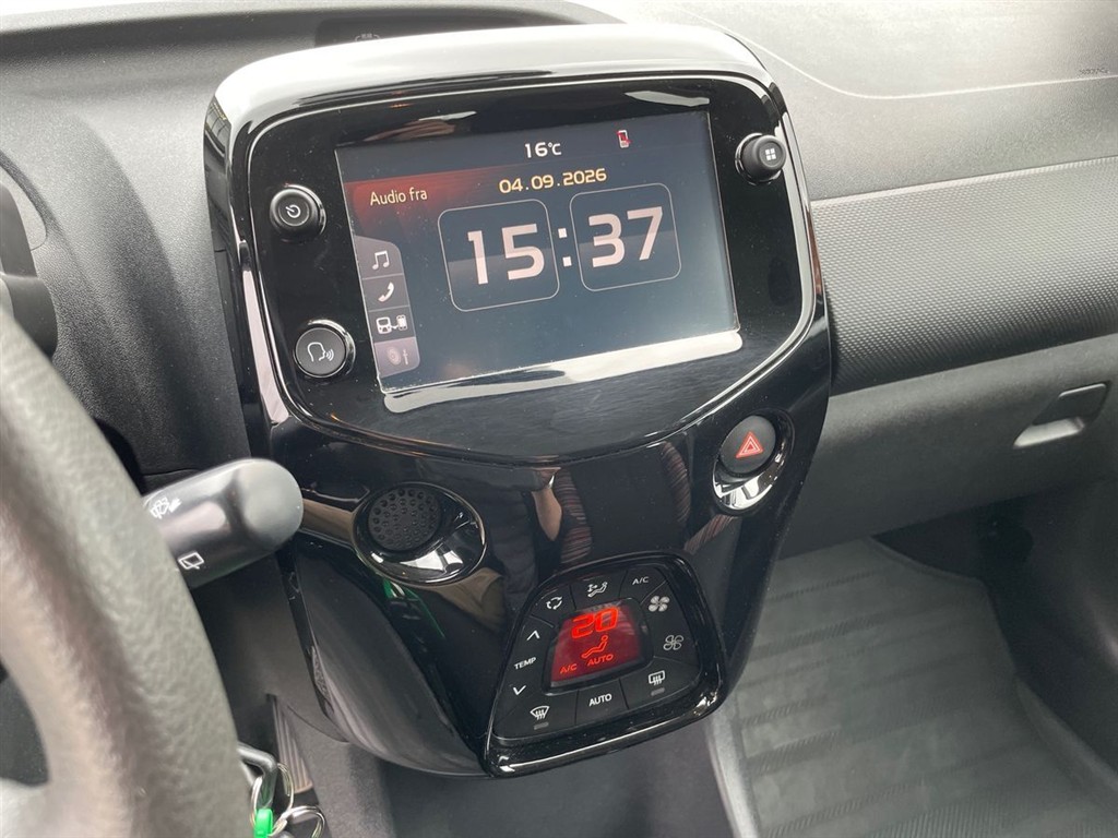 Citroën C1 1,0 VTi Shine 72HK 5d - Image 19