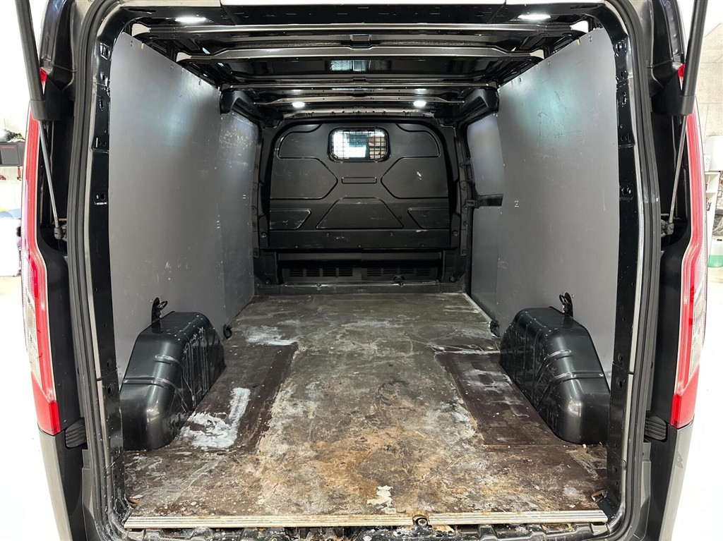 Ford Transit Custom 300 L2H1 2,0 TDCi Limited 170HK Van 6g Aut. - Image 12