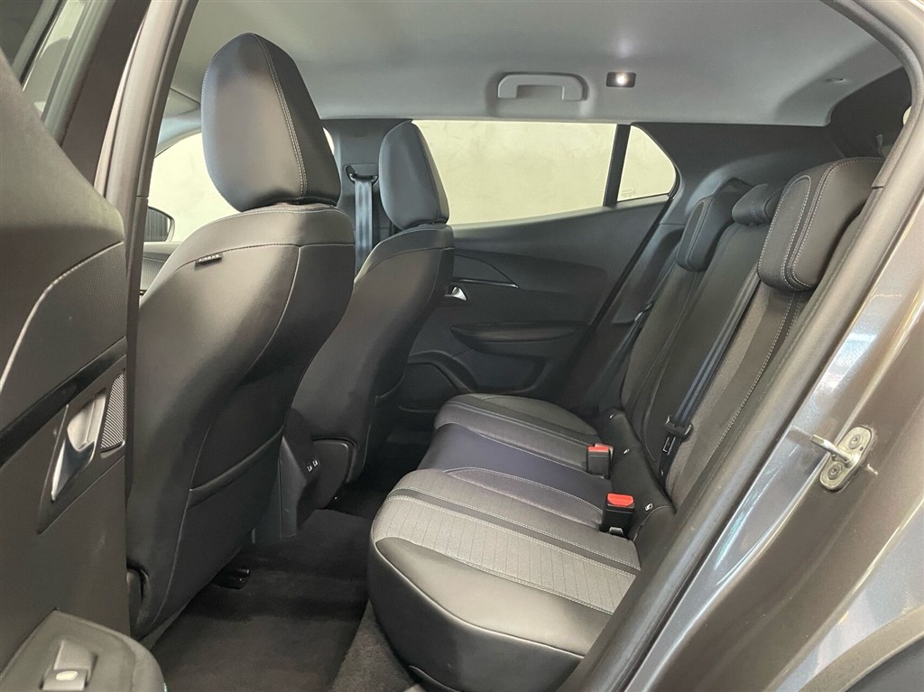 Peugeot 2008 1,2 PureTech Sportium 130HK 5d - Image 11