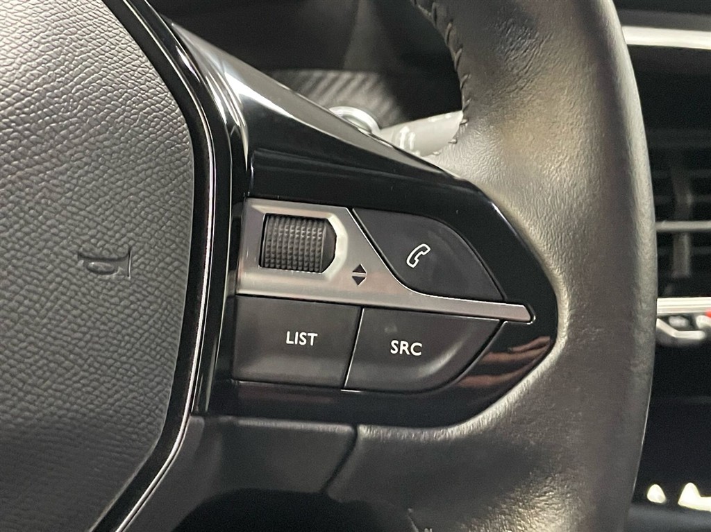 Peugeot 2008 1,2 PureTech Sportium 130HK 5d - Image 17