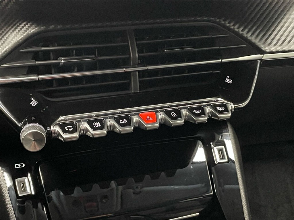 Peugeot 2008 1,2 PureTech Sportium 130HK 5d - Image 25