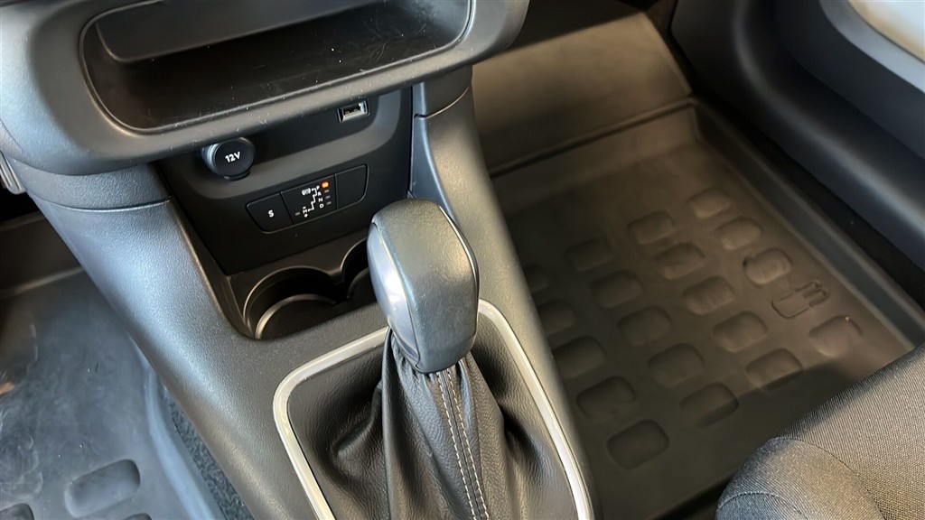 Citroën C3 1,2 PureTech VTR Sport EAT6 start/stop 110HK 5d 6g Aut. - Image 10