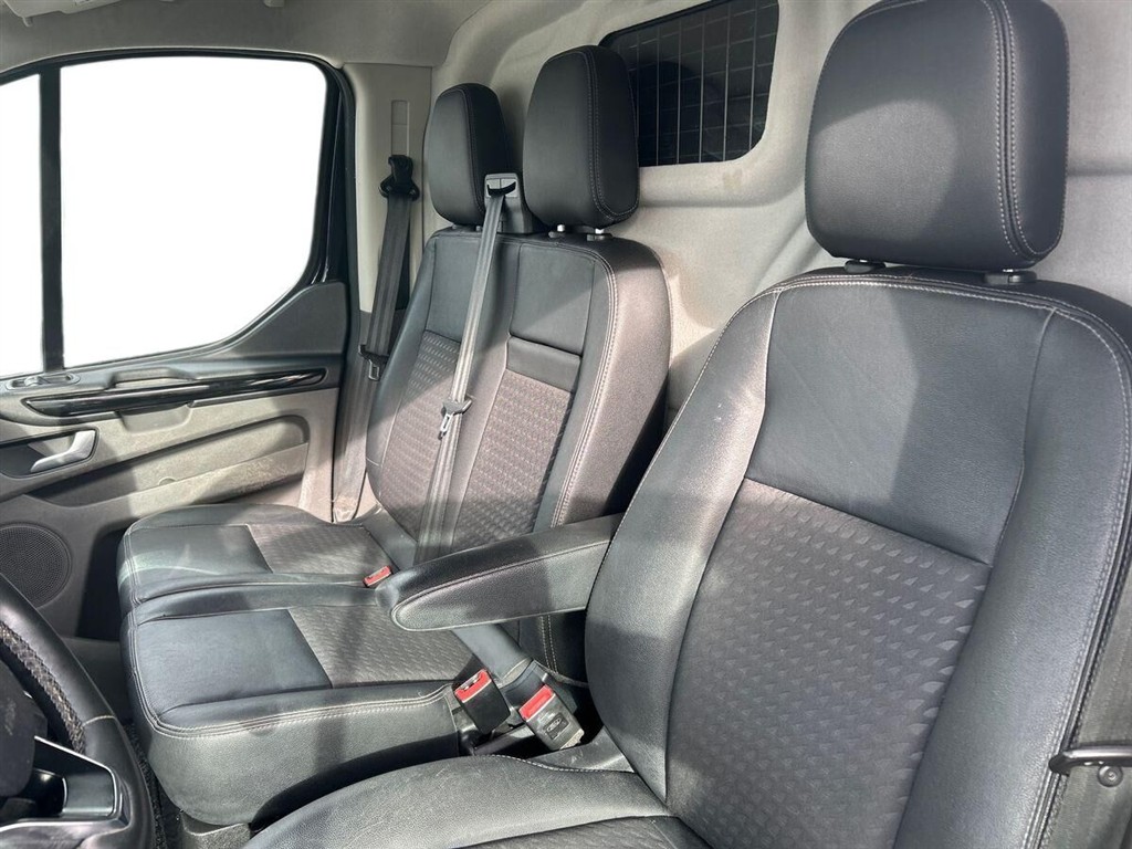Ford Transit Custom 320 L2H1 2,0 TDCi Sport 170HK Van 6g Aut. - Image 9