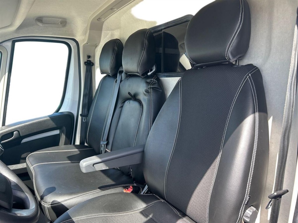 Citroën Jumper 33 L2H2 2,2 Blue HDi Flexline 140HK Van - Image 15