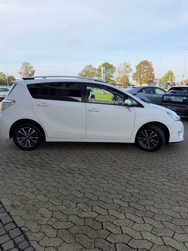Toyota Verso 7 pers. 1,8 VVT-I T2 Touch 147HK 6g - Image 3