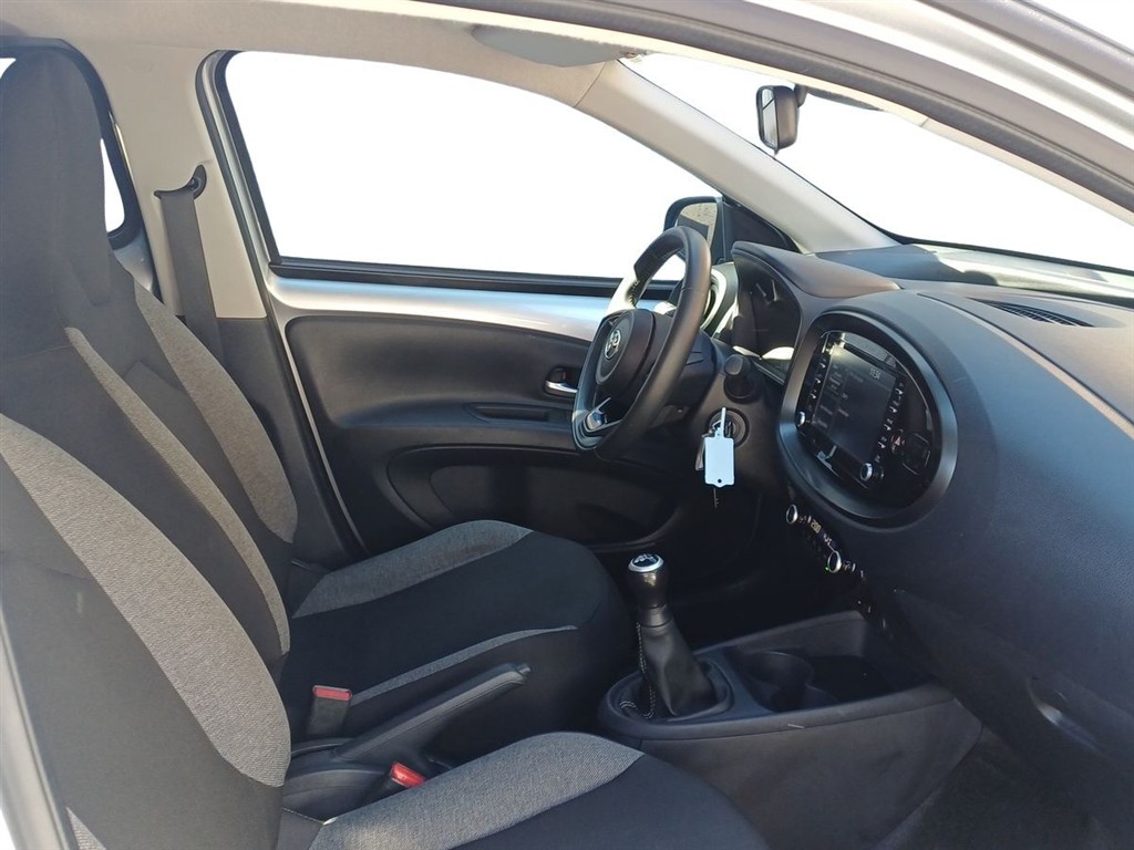 Toyota Aygo X 1,0 VVT-I Active 72HK 5d - Image 15