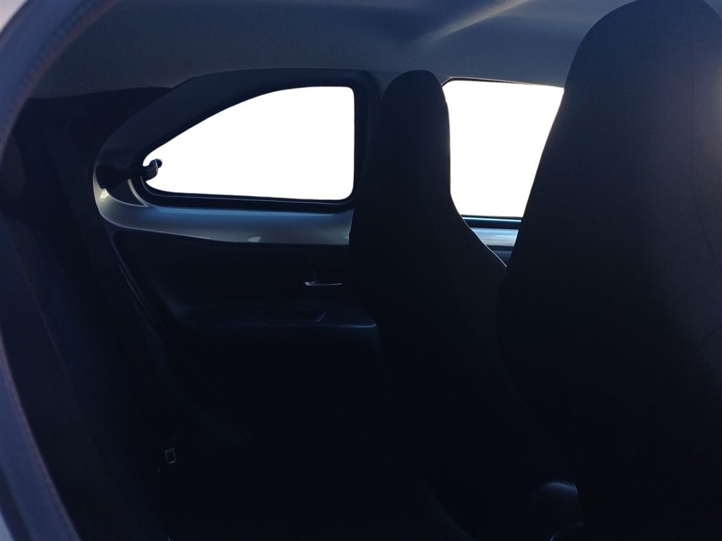 Toyota Aygo X 1,0 VVT-I Active 72HK 5d - Image 16