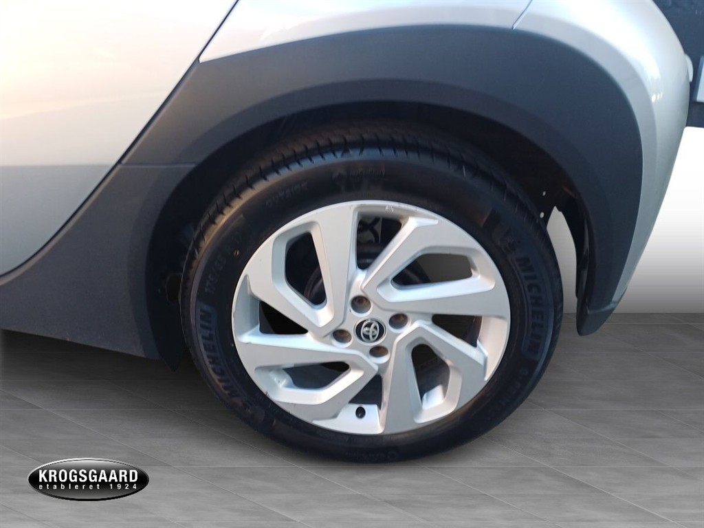 Toyota Aygo X 1,0 VVT-I Active 72HK 5d - Image 18