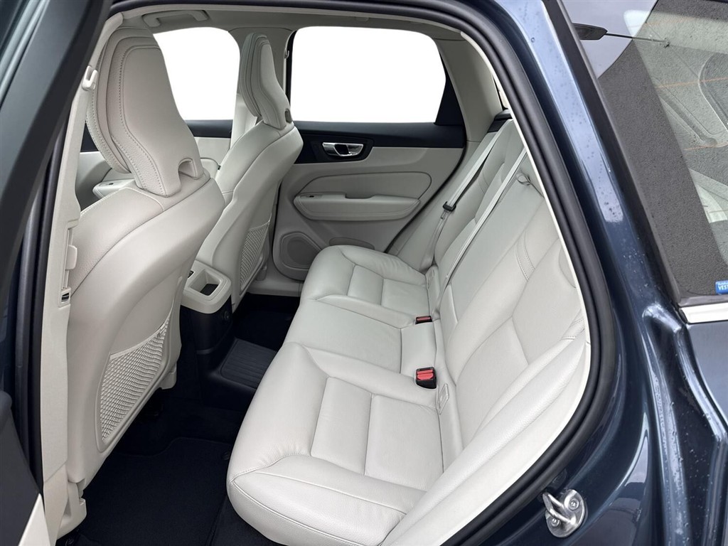 Volvo XC60 2,0 T6 Recharge Plugin-hybrid Plus AWD 350HK 5d 8g Aut. - Image 7