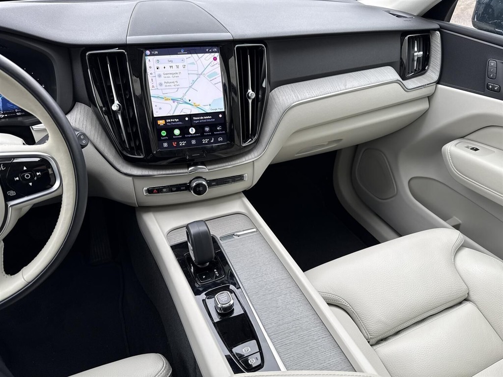 Volvo XC60 2,0 T6 Recharge Plugin-hybrid Plus AWD 350HK 5d 8g Aut. - Image 13