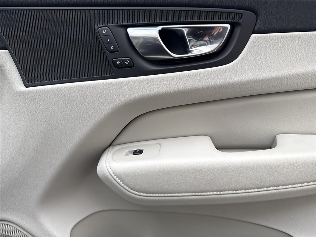 Volvo XC60 2,0 T6 Recharge Plugin-hybrid Plus AWD 350HK 5d 8g Aut. - Image 19