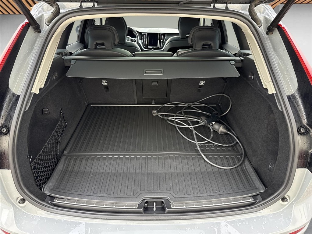 Volvo XC60 2,0 T6 Recharge Plugin-hybrid Plus AWD 350HK 5d 8g Aut. - Image 14