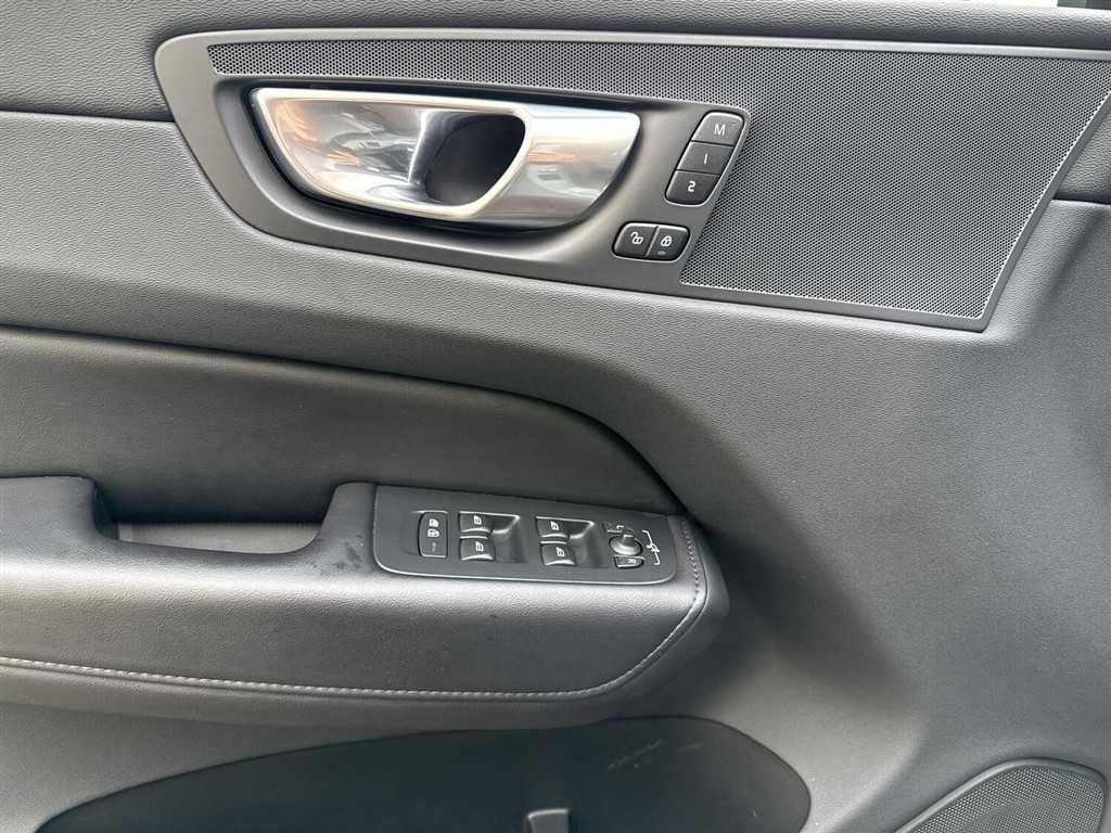 Volvo XC60 2,0 T6 Recharge Plugin-hybrid Plus AWD 350HK 5d 8g Aut. - Image 17
