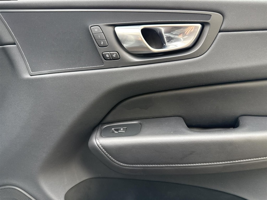 Volvo XC60 2,0 T6 Recharge Plugin-hybrid Plus AWD 350HK 5d 8g Aut. - Image 19