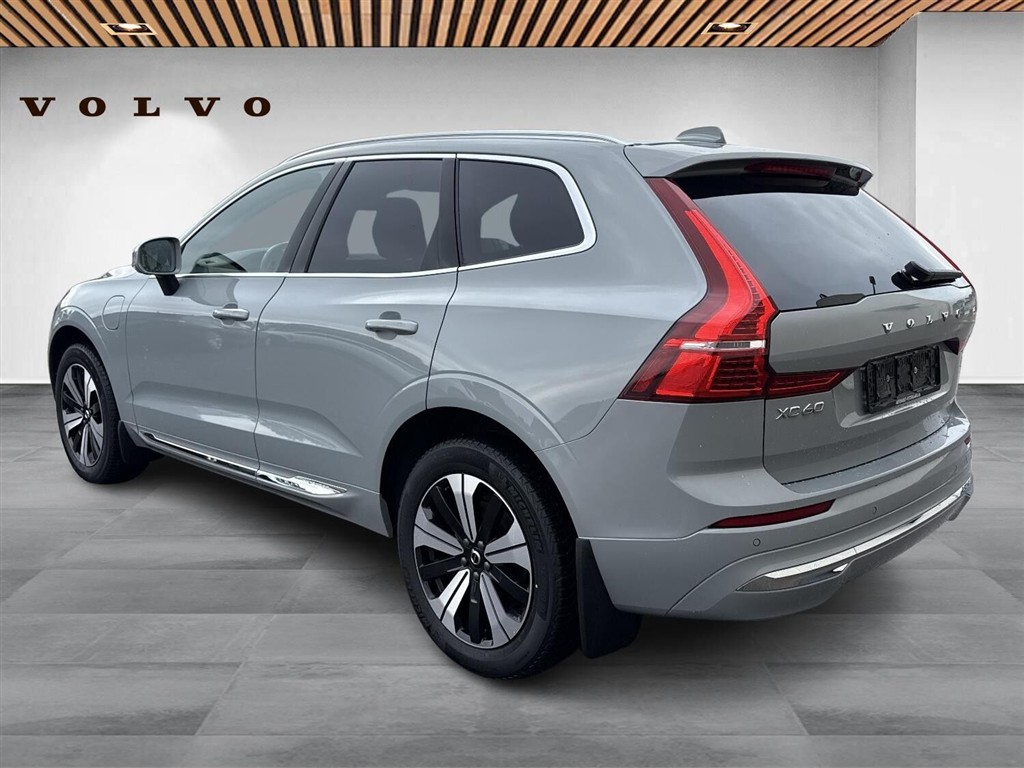 Volvo XC60 2,0 T6 Recharge Plugin-hybrid Plus AWD 350HK 5d 8g Aut. - Image 2