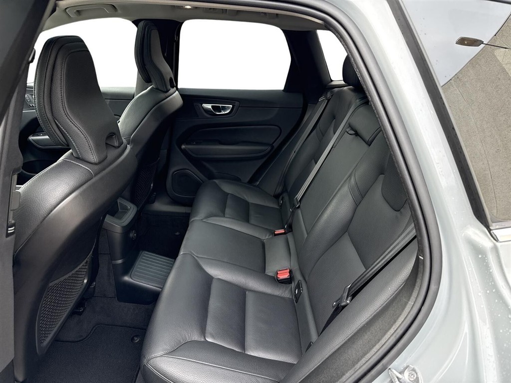 Volvo XC60 2,0 T6 Recharge Plugin-hybrid Plus AWD 350HK 5d 8g Aut. - Image 7