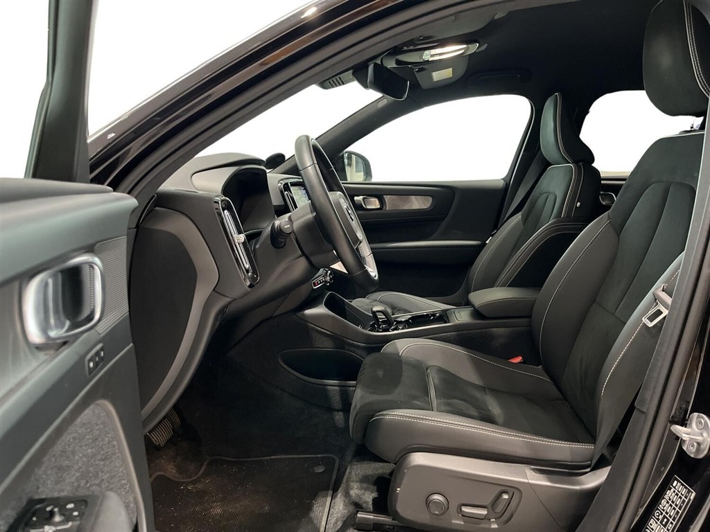 Volvo XC40 Recharge Extended Range Plus 252HK 5d Aut. - Image 5