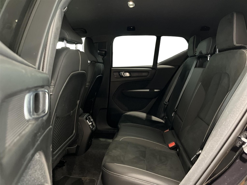 Volvo XC40 Recharge Extended Range Plus 252HK 5d Aut. - Image 6