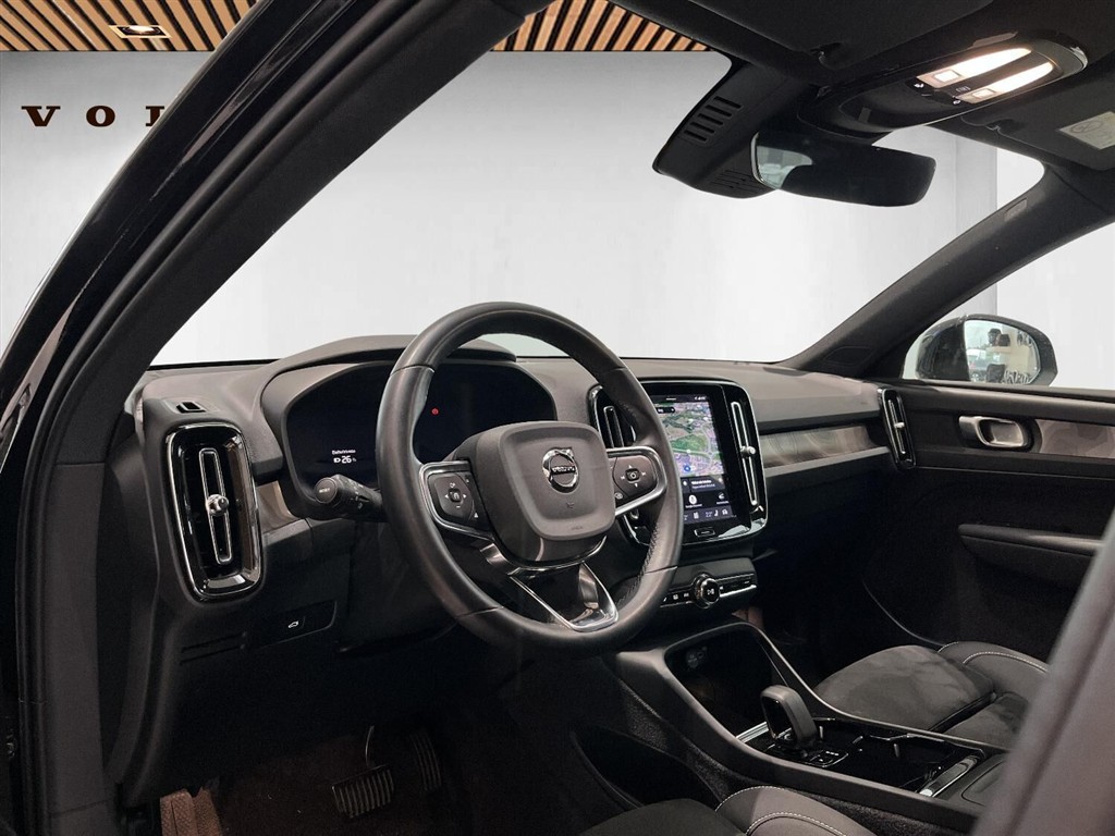 Volvo XC40 Recharge Extended Range Plus 252HK 5d Aut. - Image 8