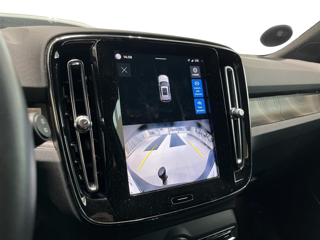 Volvo XC40 Recharge Extended Range Plus 252HK 5d Aut. - Image 18
