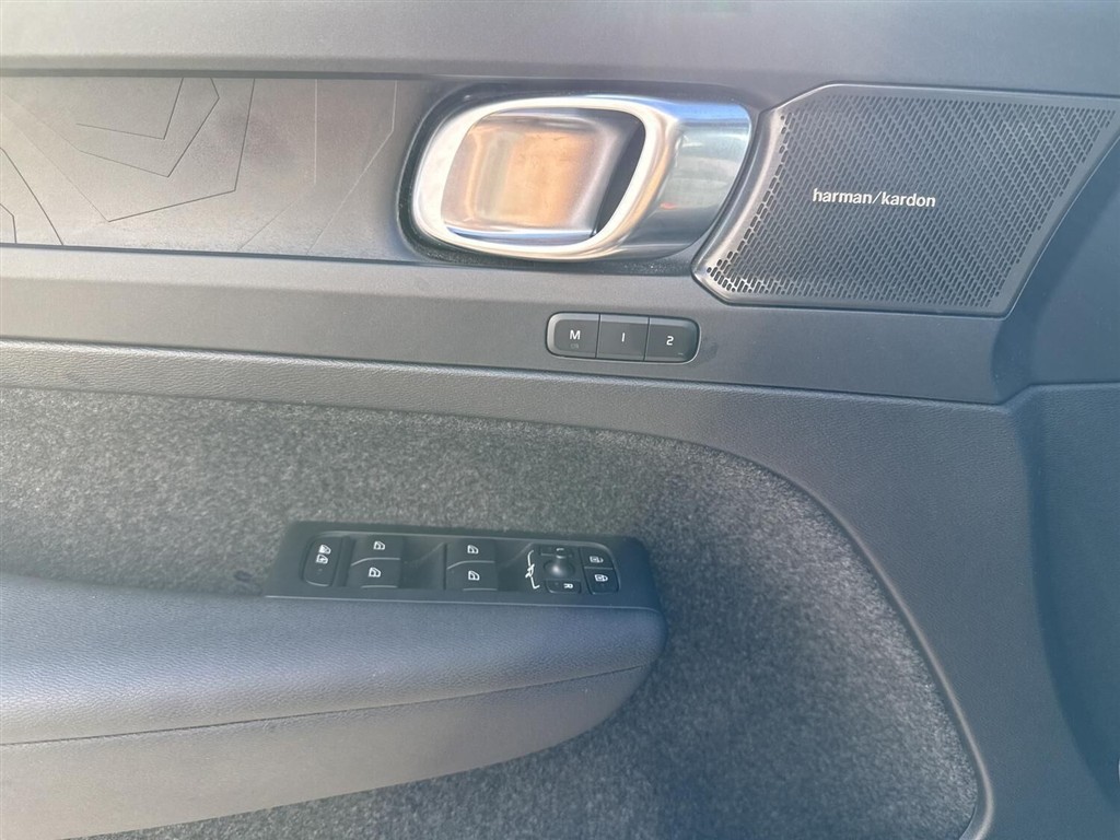 Volvo XC40 P6 Recharge Ultimate 231HK 5d Aut. - Image 16