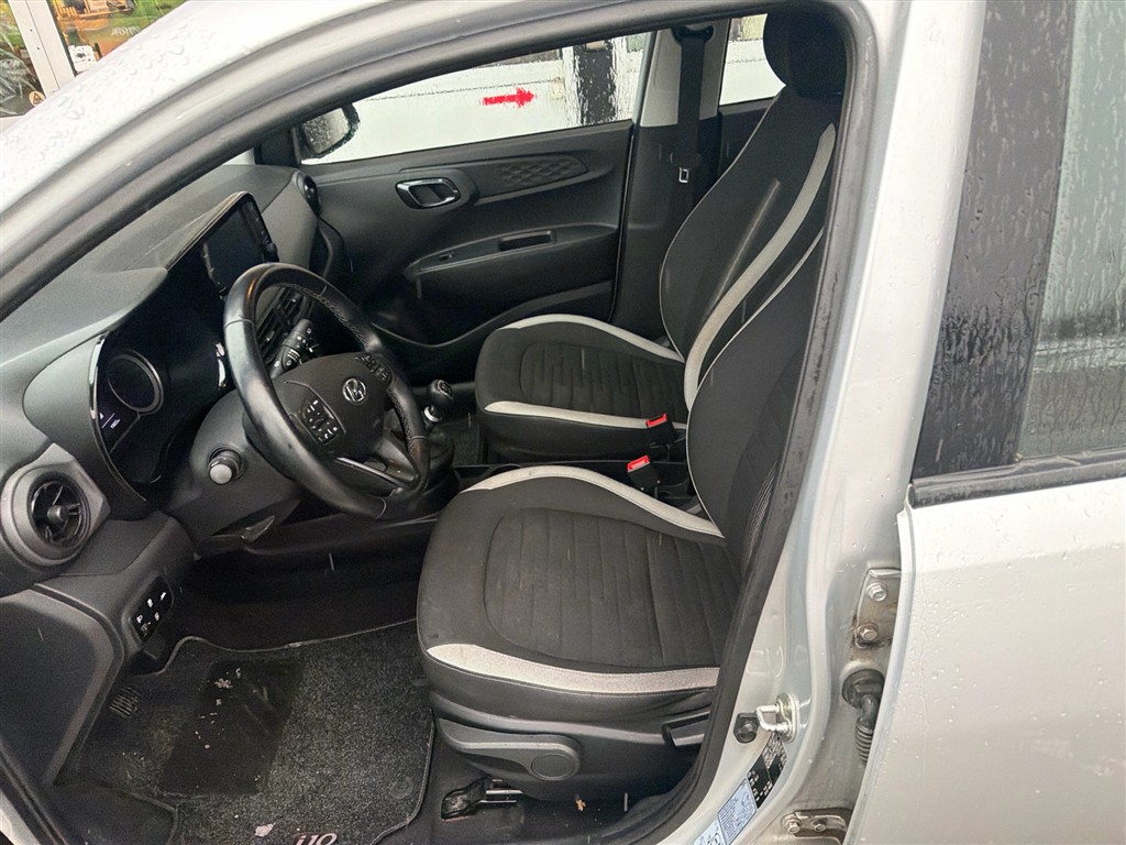 Hyundai i10 1,0 Essential 67HK 5d - Image 6