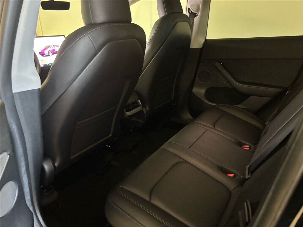 Tesla Model Y EL RWD 299HK 5d Aut. - Image 6