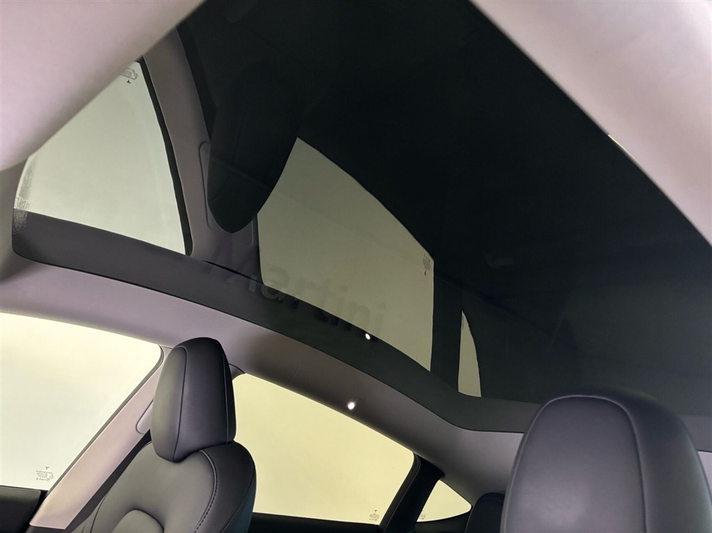 Tesla Model Y EL RWD 299HK 5d Aut. - Image 9