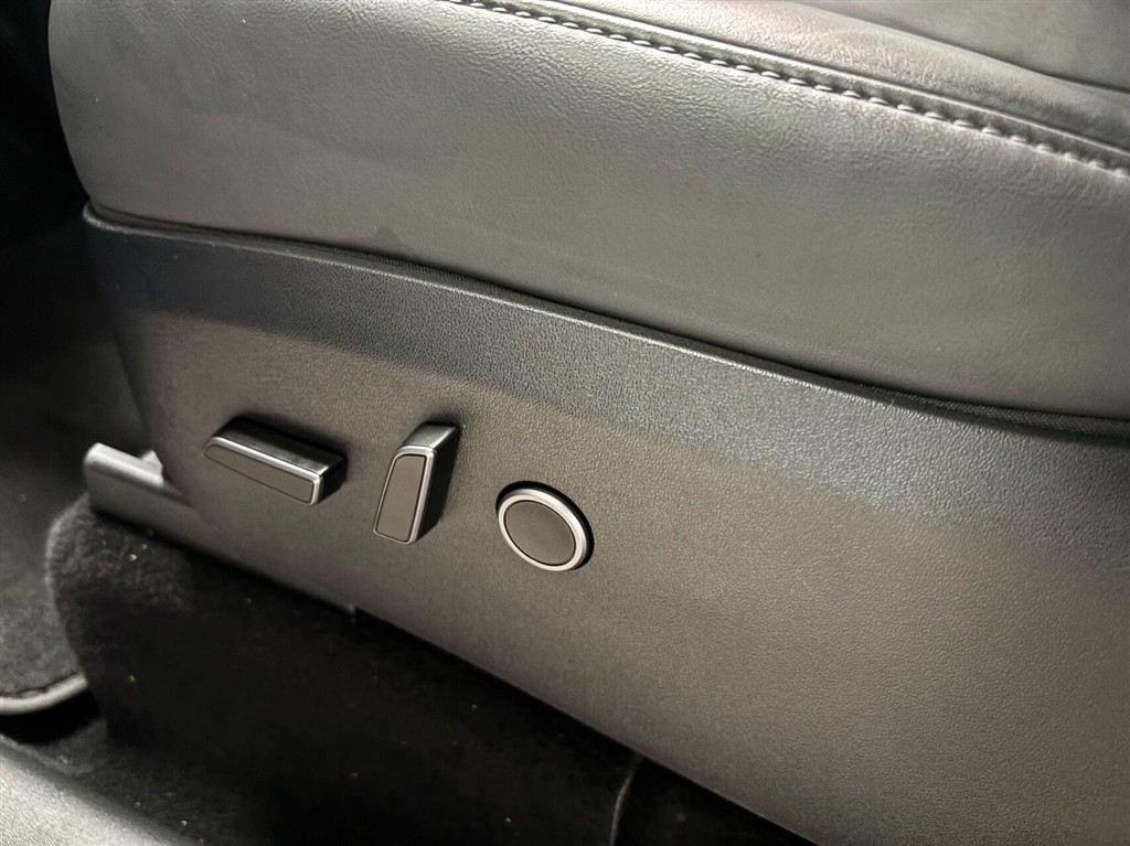 Tesla Model Y EL RWD 299HK 5d Aut. - Image 10