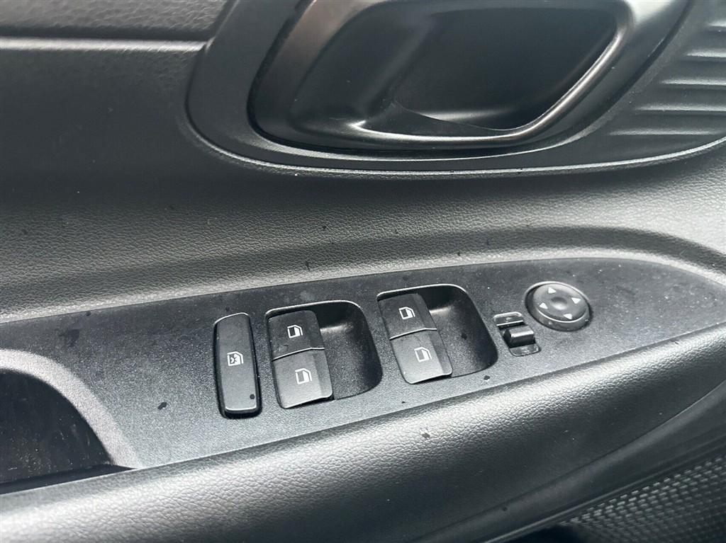 Hyundai i20 1,0 T-GDI Essential Komfort 100HK 5d 6g - Image 19