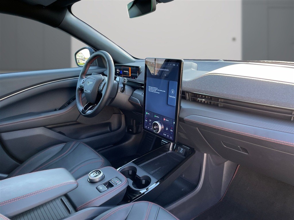 Ford Mustang Mach-E EL UR Premium 294HK 5d Aut. - Image 9