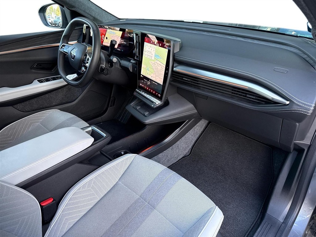 Renault Scénic E-TECH Iconic 220HK Aut. - Image 10