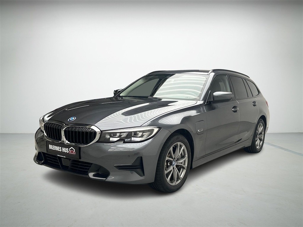BMW 330e Touring 2,0 Plugin-hybrid Sport Line Steptronic 292HK Stc 8g Aut.