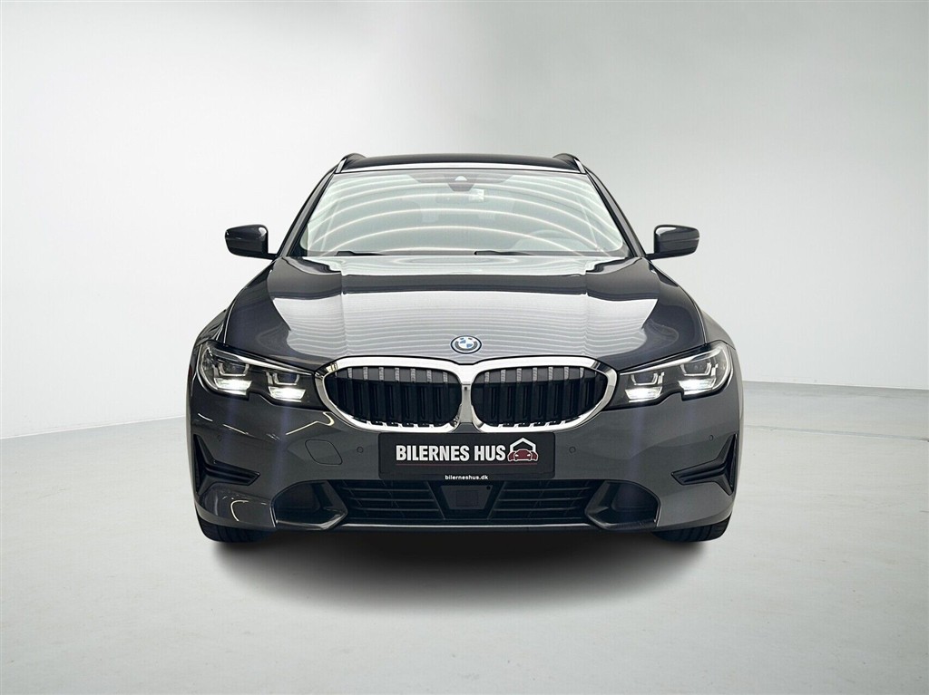 BMW 330e Touring 2,0 Plugin-hybrid Sport Line Steptronic 292HK Stc 8g Aut. - Image 6