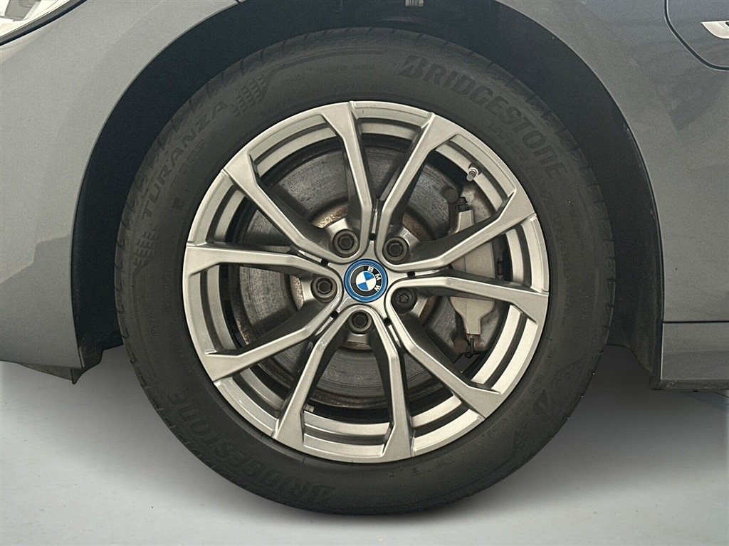 BMW 330e Touring 2,0 Plugin-hybrid Sport Line Steptronic 292HK Stc 8g Aut. - Image 8