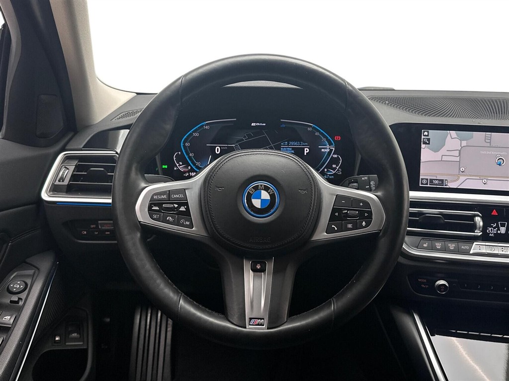 BMW 330e Touring 2,0 Plugin-hybrid Sport Line Steptronic 292HK Stc 8g Aut. - Image 9