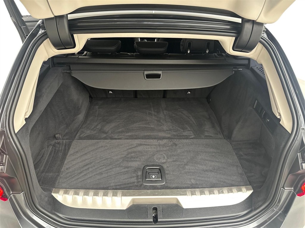 BMW 330e Touring 2,0 Plugin-hybrid Sport Line Steptronic 292HK Stc 8g Aut. - Image 13
