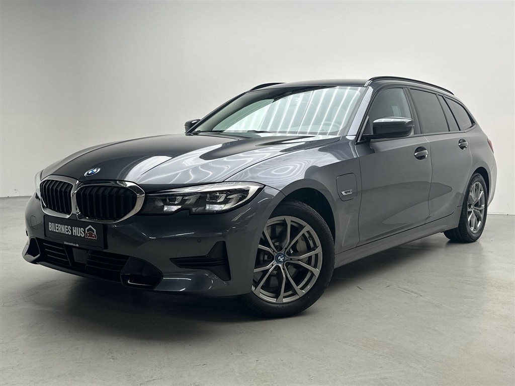 BMW 330e Touring 2,0 Plugin-hybrid Sport Line Steptronic 292HK Stc 8g Aut. - Image 17