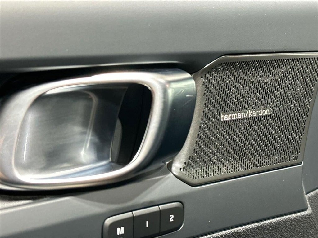Volvo XC40 Recharge Extended Range Ultimate 252HK 5d Aut. - Image 7