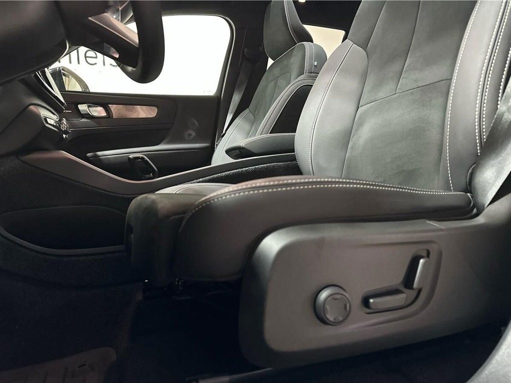 Volvo XC40 Recharge Extended Range Ultimate 252HK 5d Aut. - Image 8