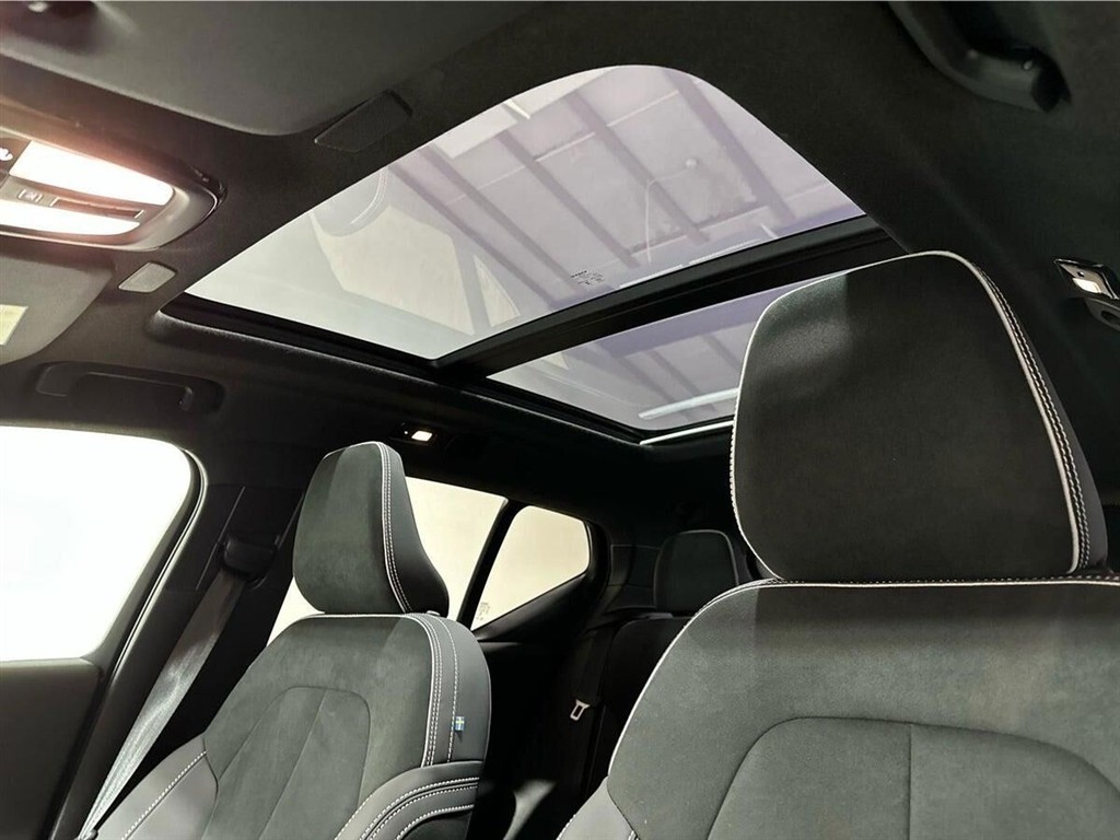 Volvo XC40 Recharge Extended Range Ultimate 252HK 5d Aut. - Image 9