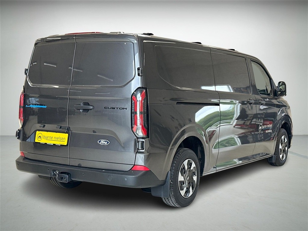 Ford E-Transit Custom 320 L2H1 EL Trend 136HK Van Aut. - Image 2