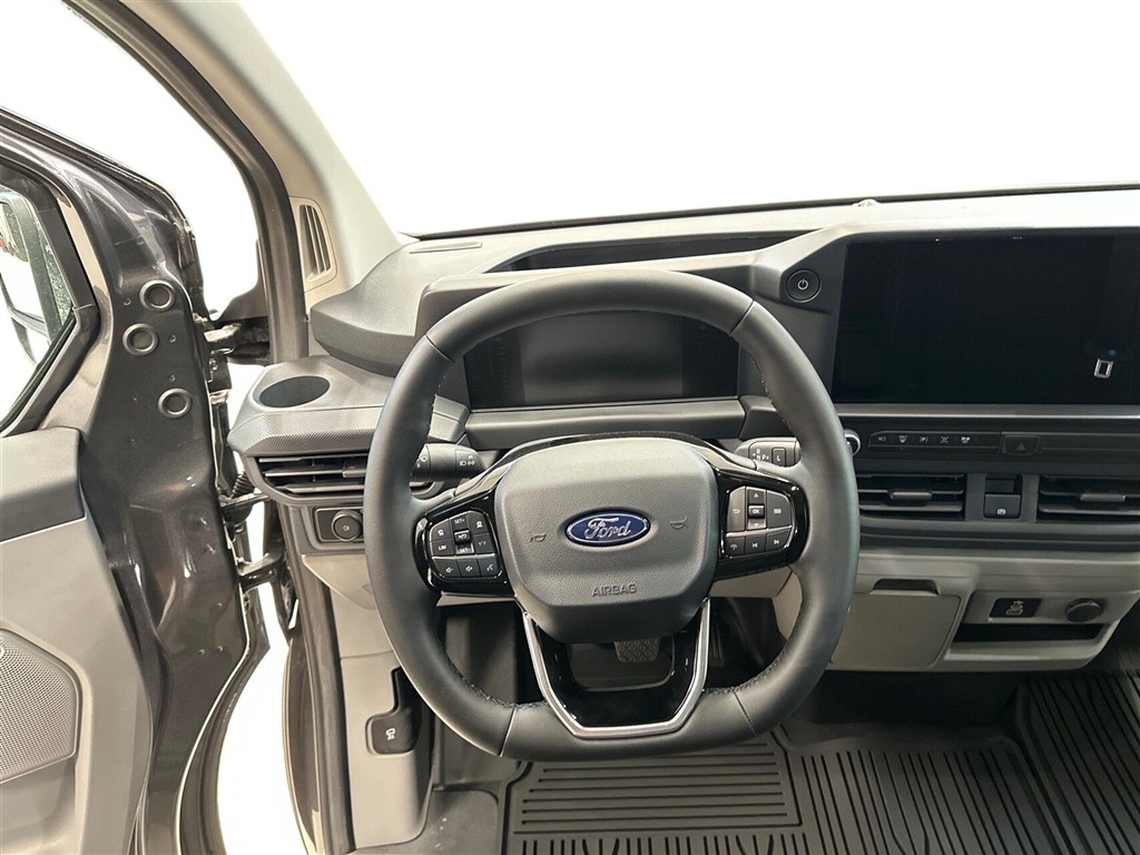 Ford E-Transit Custom 320 L2H1 EL Trend 136HK Van Aut. - Image 9